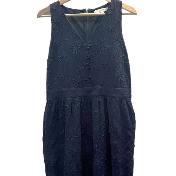 LOFT Dresses & Skirts - LOFT Navy Blue Floral Embroidered Sleeveless Button Flare Dress Women’s Size 6.